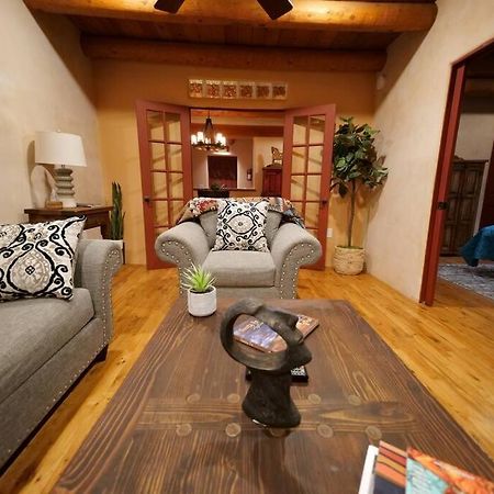 Magical Santa Fe Stay, Minutes From Town Square, Sleeps 4, Includes Free Parking And Outdoor Hot Tub! المظهر الخارجي الصورة