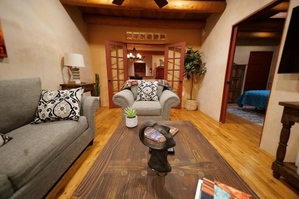 Magical Santa Fe Stay, Minutes From Town Square, Sleeps 4, Includes Free Parking And Outdoor Hot Tub! المظهر الخارجي الصورة