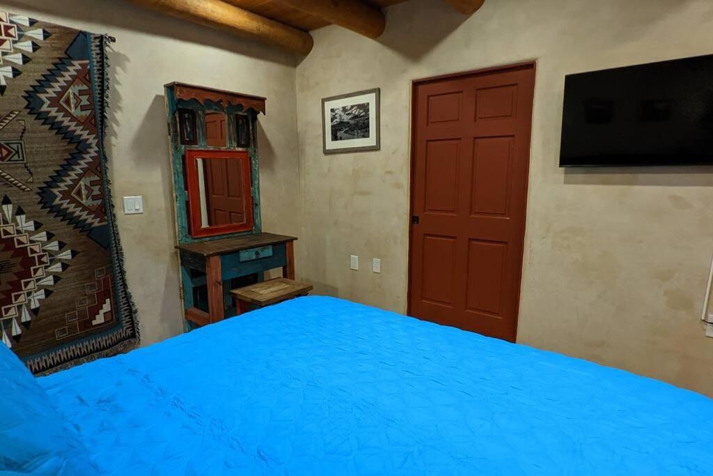 Magical Santa Fe Stay, Minutes From Town Square, Sleeps 4, Includes Free Parking And Outdoor Hot Tub! المظهر الخارجي الصورة