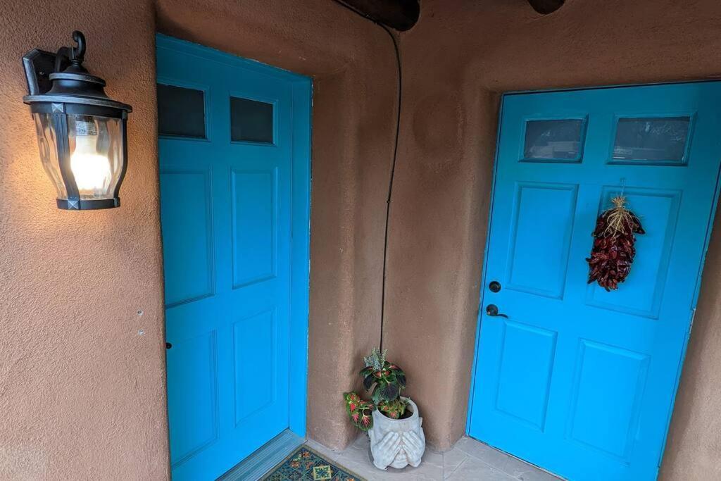 Magical Santa Fe Stay, Minutes From Town Square, Sleeps 4, Includes Free Parking And Outdoor Hot Tub! المظهر الخارجي الصورة