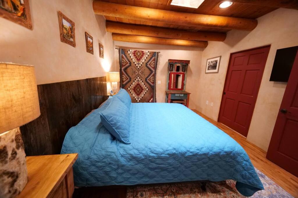 Magical Santa Fe Stay, Minutes From Town Square, Sleeps 4, Includes Free Parking And Outdoor Hot Tub! المظهر الخارجي الصورة